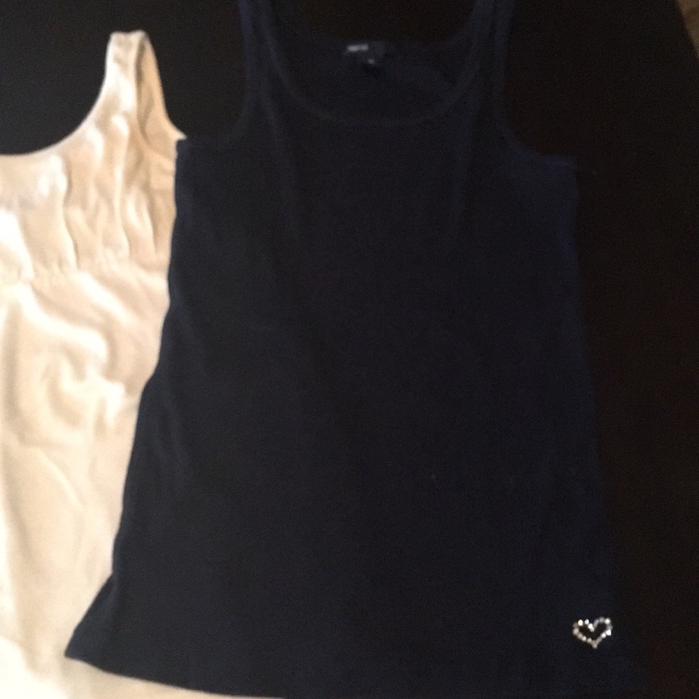 Tank top bundle - Picture 6 of 8
